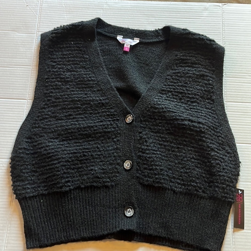NWT-no boundaries-size xxl-black three button sweater vest.